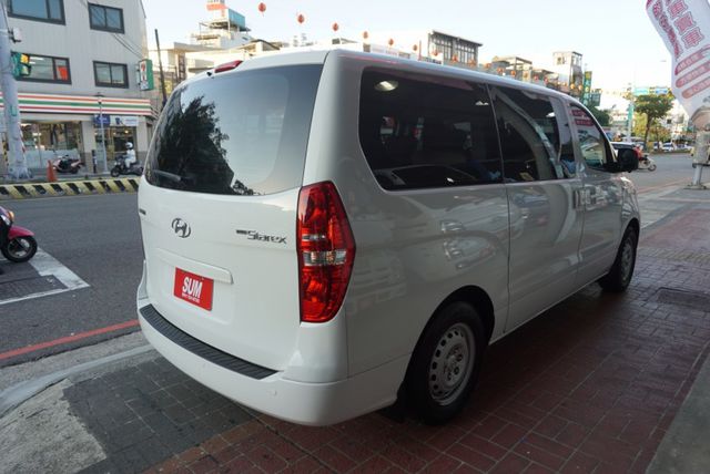 (8人座) 2020年 現代史塔瑞斯客貨兩用車 / 100%全車原鈑件.附安卓機.導航. 零頭款.可全額貸款  第5張相片