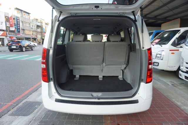 (8人座) 2020年 現代史塔瑞斯客貨兩用車 / 100%全車原鈑件.附安卓機.導航. 零頭款.可全額貸款  第15張相片