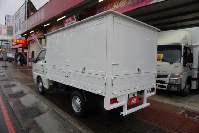 (稀有自排) 2021年 得利卡纖維廂 /車廂可側掀.附定速.全車水噹噹.零頭款.可全額貸款  第6張相片