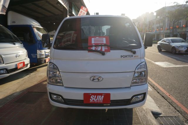 (稀有自排.附2.5尺升降尾門) 2021年 現代小霸王貨車 / 100%全車原鈑件. 零頭款.可全貸  第3張相片