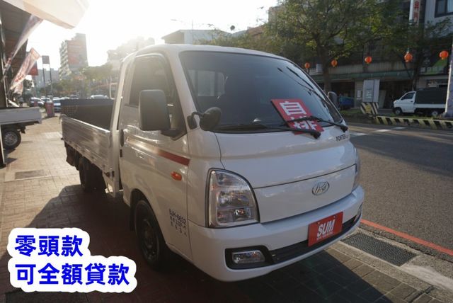 (稀有自排.附2.5尺升降尾門) 2021年 現代小霸王貨車 / 100%全車原鈑件. 零頭款.可全貸  第4張相片