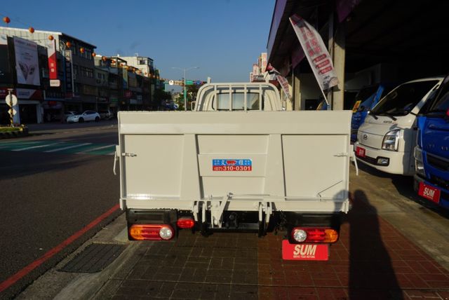 (稀有自排.附2.5尺升降尾門) 2021年 現代小霸王貨車 / 100%全車原鈑件. 零頭款.可全貸  第7張相片