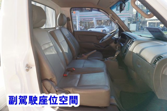 (稀有自排.附2.5尺升降尾門) 2021年 現代小霸王貨車 / 100%全車原鈑件. 零頭款.可全貸  第12張相片