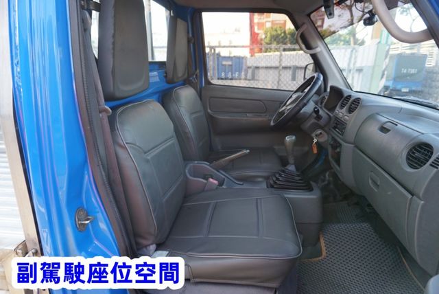 (白鐵斗.附2.5尺升降尾門) 2014年 菱利貨車 / 全車水噹噹. 零頭款.可全額貸款  第10張相片