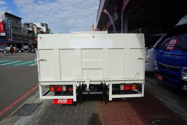 (稀有自排.附3尺尾門) 2021 HINO 11尺半貨車 / 100%全車原鈑件 .附4路行車紀錄器. 零頭款.可全貸  第6張相片