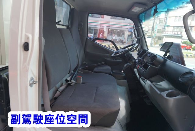 (稀有自排.附3尺尾門) 2021 HINO 11尺半貨車 / 100%全車原鈑件 .附4路行車紀錄器. 零頭款.可全貸  第12張相片