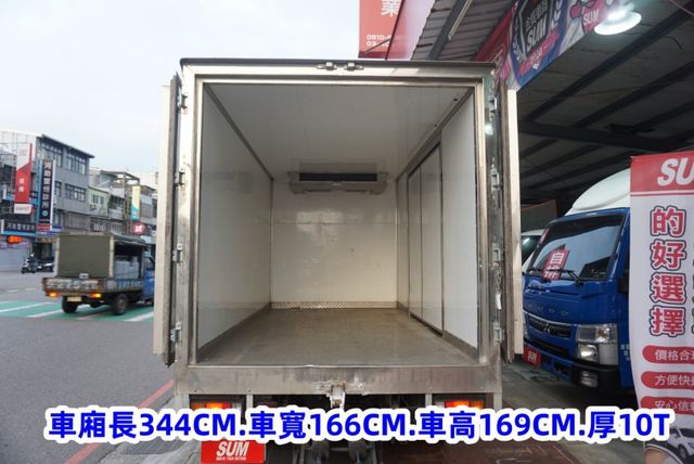 (只跑1萬多.稀有自排.附4尺升降尾門) 2024年 堅達11尺半冷凍車 / 附4路.零頭款.可全貸  第9張相片