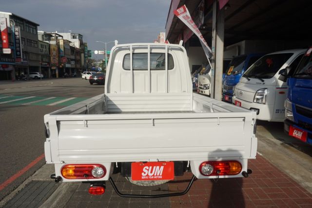 (只跑2萬多.稀有自排.6人座) 2024年 現代小霸王雙廂貨車 / 100%全車原鈑件. 零頭款.可全額貸款  第6張相片