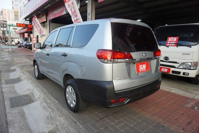 2020 ZINGER 客貨兩用車 / 100%全車原鈑件 / 零頭款.可全額貸款  第5張相片