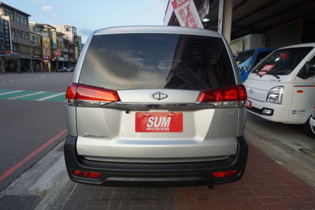 2020 ZINGER 客貨兩用車 / 100%全車原鈑件 / 零頭款.可全額貸款  第6張相片