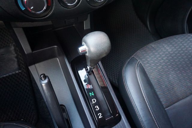 2020 ZINGER 客貨兩用車 / 100%全車原鈑件 / 零頭款.可全額貸款  第15張相片