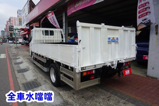 (只跑1萬多.稀有自排.附4.5尺尾門) 2023年 堅達14尺貨車 / 100%全車原鈑件. 零頭款.可全額貸款  第6張相片