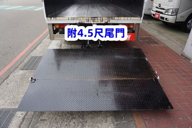 (只跑1萬多.稀有自排.附4.5尺尾門) 2023年 堅達14尺貨車 / 100%全車原鈑件. 零頭款.可全額貸款  第10張相片