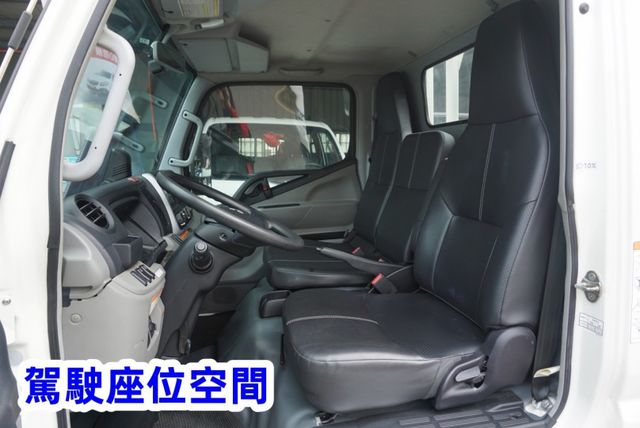 (只跑1萬多.稀有自排.附4.5尺尾門) 2023年 堅達14尺貨車 / 100%全車原鈑件. 零頭款.可全額貸款  第11張相片