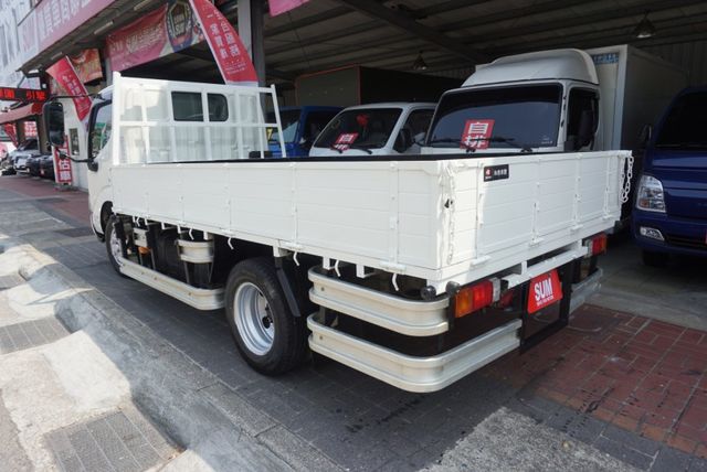 2022 HINO11尺半貨車 / 100%全車原鈑件.附4路 /零頭款.可全額貸款  第5張相片