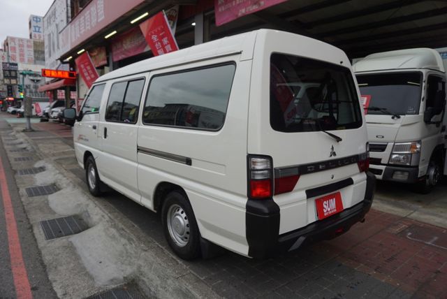 (稀有自排.8人座) 2021年 得利卡客貨兩用車 / 全車水噹噹 / 三排座椅.零頭款.可全額貸款  第7張相片