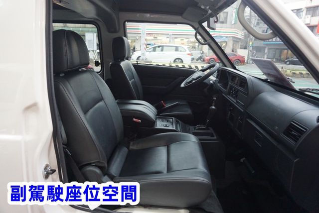 (稀有自排.8人座) 2021年 得利卡客貨兩用車 / 全車水噹噹 / 三排座椅.零頭款.可全額貸款  第13張相片