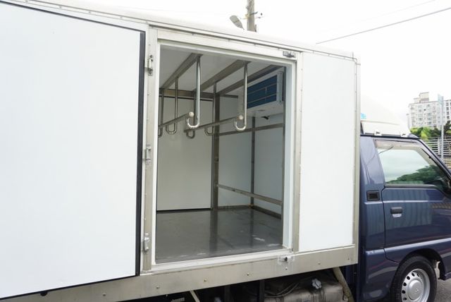 (只跑2萬多.零下-20度) 2022年 得利卡冷凍車/ 全車100%原鈑件. 零頭款.可全額貸款  第10張相片