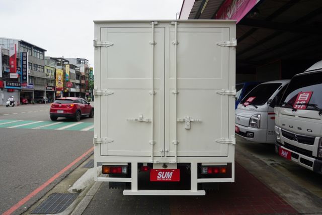 (只跑4萬多) 2024年 得利卡纖維廂 / 100%全車原鈑件 / 零頭款.可全額貸款  第6張相片