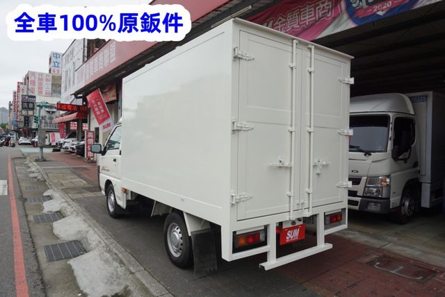 (只跑4萬多) 2024年 得利卡纖維廂 / 100%全車原鈑件 / 零頭款.可全額貸款  第7張相片