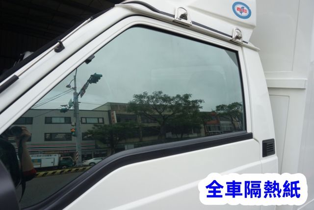 (只跑4萬多) 2024年 得利卡纖維廂 / 100%全車原鈑件 / 零頭款.可全額貸款  第11張相片