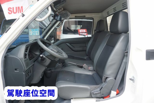 (只跑4萬多) 2024年 得利卡纖維廂 / 100%全車原鈑件 / 零頭款.可全額貸款  第12張相片