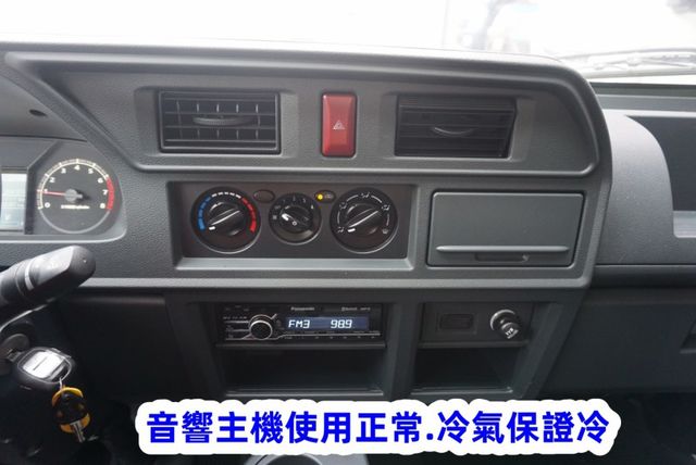 (只跑4萬多) 2024年 得利卡纖維廂 / 100%全車原鈑件 / 零頭款.可全額貸款  第15張相片