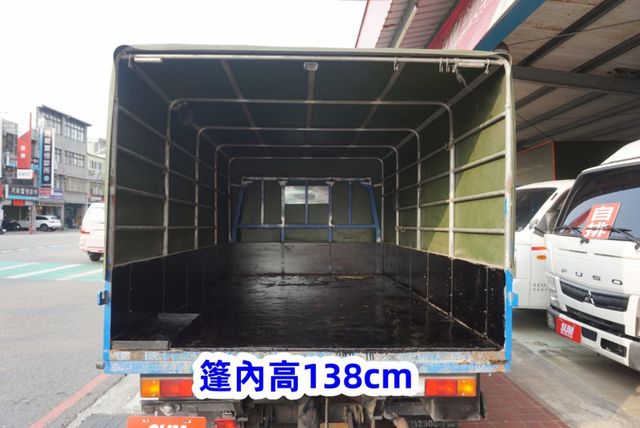 (附2.5尺升降尾門.布篷) 2017年 堅達10尺半貨車 / 100%全車原鈑件.零頭款.可全額貸款  第8張相片