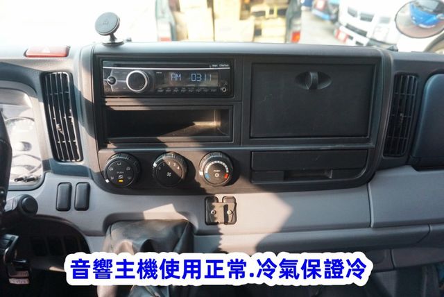 (附2.5尺升降尾門.布篷) 2017年 堅達10尺半貨車 / 100%全車原鈑件.零頭款.可全額貸款  第13張相片