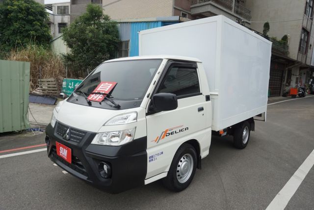 (只跑9000公里.稀有自排) 2023年 得利卡纖維廂 / 100%全車原鈑件.零頭款.可全額貸款  第1張相片