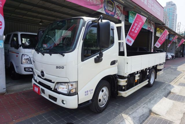 2022 HINO11尺半貨車 / 100%全車原鈑件.附4路 /零頭款.可全額貸款  第1張相片