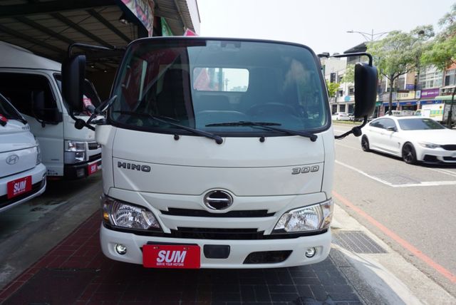 2022 HINO11尺半貨車 / 100%全車原鈑件.附4路 /零頭款.可全額貸款  第3張相片