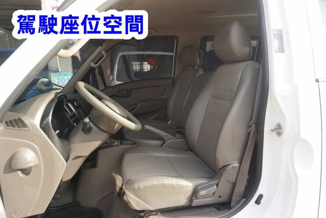 (只跑2萬多.稀有自排.6人座) 2024年 現代小霸王雙廂貨車 / 100%全車原鈑件. 零頭款.可全額貸款  第10張相片