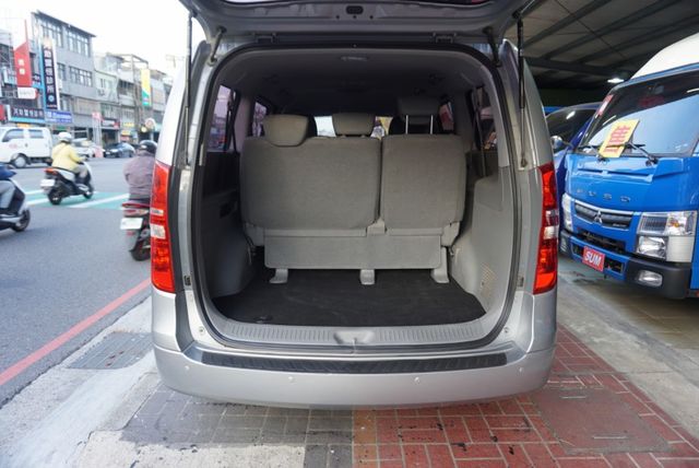 (8人座) 2019年 現代史塔瑞斯 / 附定速系統. 100%全車原鈑件 / 零頭款.可全額貸款  第7張相片