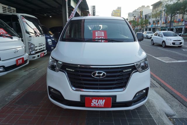 (8人座) 2020年 現代史塔瑞斯客貨兩用車 / 100%全車原鈑件.附安卓機.導航. 零頭款.可全額貸款  第3張相片