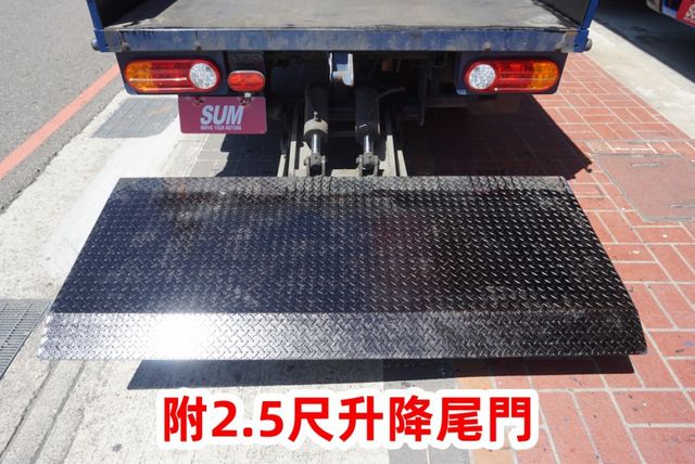 (只跑3萬多.附2.5尺升降尾門)2021年 現代小霸王單廂貨車 / 附行車紀錄器 .零頭款.可全額貸款  第9張相片