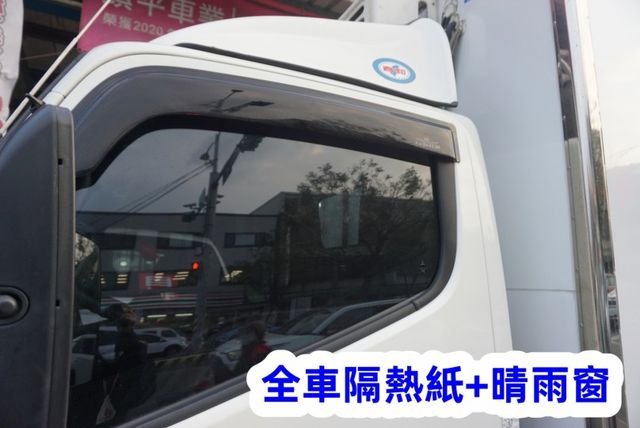 (只跑1萬多.稀有自排.附4尺升降尾門) 2024年 堅達11尺半冷凍車 / 附4路.零頭款.可全貸  第13張相片