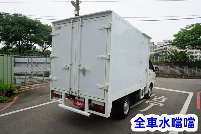 (只跑9000公里.稀有自排) 2023年 得利卡纖維廂 / 100%全車原鈑件.零頭款.可全額貸款  第7張相片