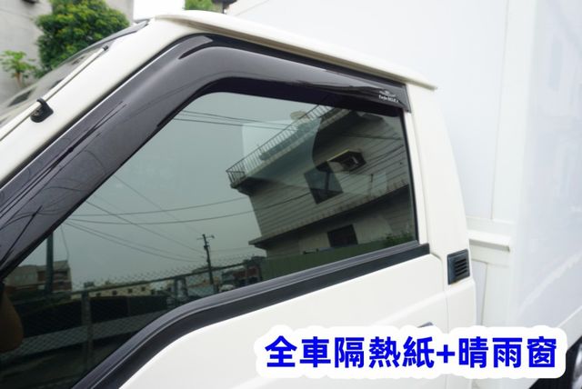 (只跑9000公里.稀有自排) 2023年 得利卡纖維廂 / 100%全車原鈑件.零頭款.可全額貸款  第12張相片