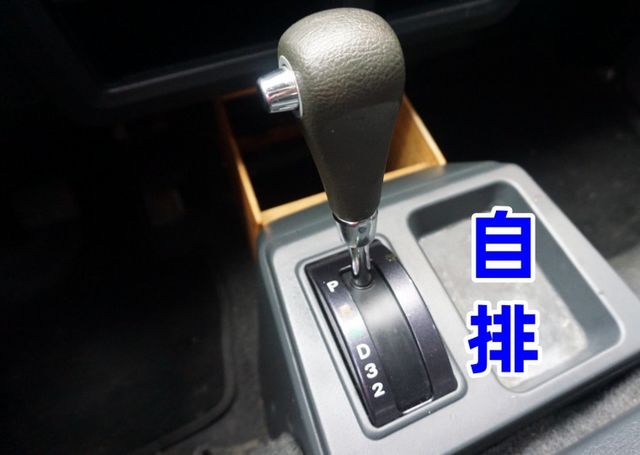 (只跑4萬多.8人座) 2020年 得利卡客貨兩用車 / 全車水噹噹. 零頭款.可全額貸款  第17張相片