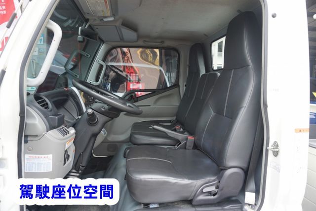 (稀有自排.附3.3尺升降尾門) 2023年 堅達11尺半貨車 / 全車水噹噹.附4路.零頭款.可全額貸款  第11張相片