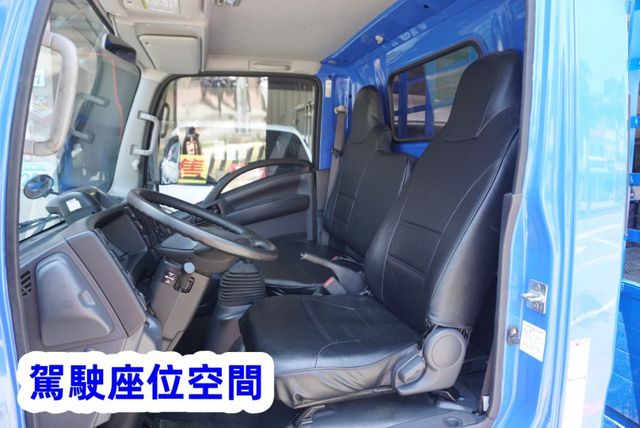 (只跑3萬多.附3尺尾門) 2024年 五十鈴11尺半/100%全車原鈑件 /附4路行車紀錄器. 零頭款.可全額貸款  第11張相片