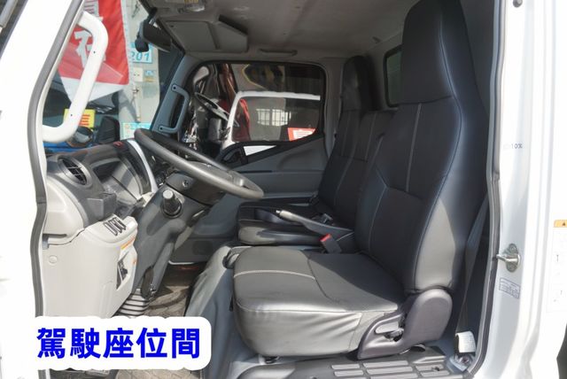 (附5尺尾門.升降布篷) 2023年 堅達11尺半貨車 / 附4路行車紀錄器 / 零頭款.可全額貸款  第11張相片