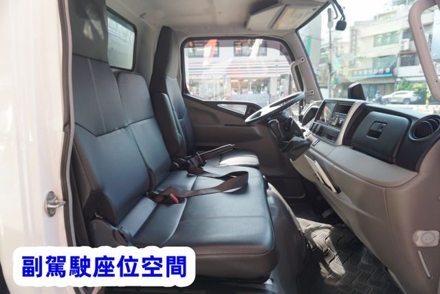 (附5尺尾門.升降布篷) 2023年 堅達11尺半貨車 / 附4路行車紀錄器 / 零頭款.可全額貸款  第12張相片