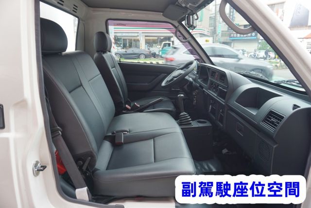 (只跑3萬多) 2021年 得利卡纖維廂 / 100%全車原鈑件/ 車廂門可側開.零頭款.可全額貸款  第13張相片