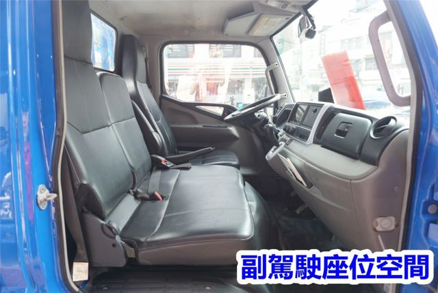 (稀有自排.附2.5尺升降尾門) 2022年 堅達11尺半貨車 / 附4路行車紀錄器. 零頭款.可全額貸款  第13張相片