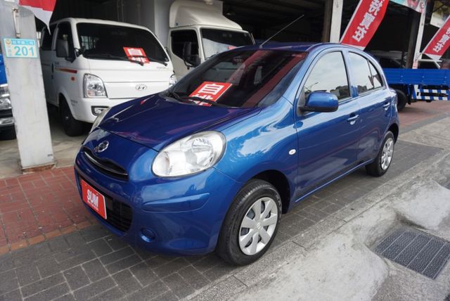 (只跑6萬) 2017年 NISSAN MARCH /全車水噹噹 / 雙安. 後座可傾倒/零頭款.可全額貸款  第1張相片