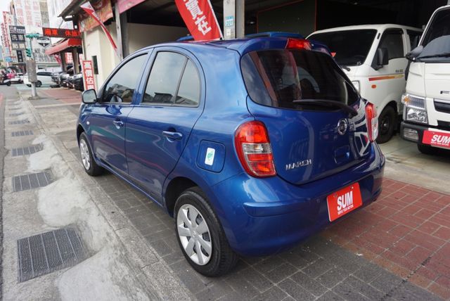 (只跑6萬) 2017年 NISSAN MARCH /全車水噹噹 / 雙安. 後座可傾倒/零頭款.可全額貸款  第5張相片