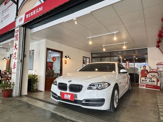 BMW 528i. 2000cc 渦輪高馬力 ,車漂亮到現在陳老闆留著當日常代步車。  第12張相片