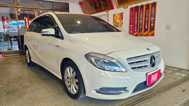誰說進口車很貴,代步車也要很安全,全車原版件 車主超顧車全車剛保養完 就等你來賞車  第2張相片